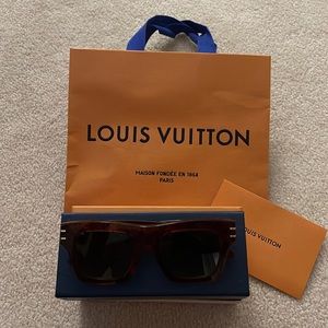 New pair of Louis Vuitton Blade Tortiose monogram sunglasses